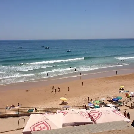 Com Piscina No Burgau