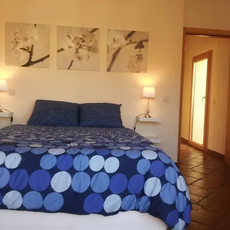 Com Piscina No Burgau