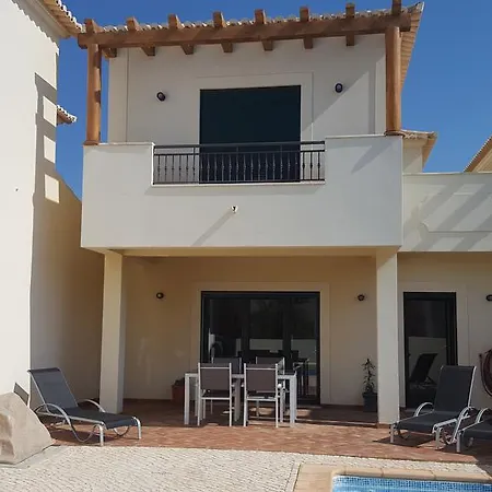 Villa Com Piscina No Burgau