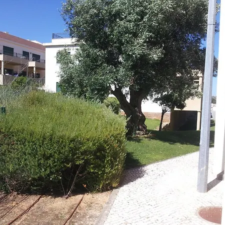 Com Piscina No Burgau