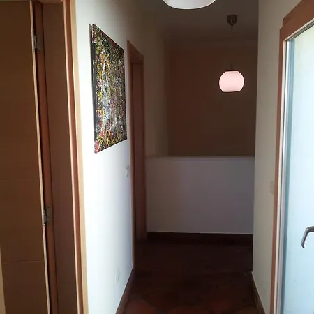 Villa Com Piscina No *